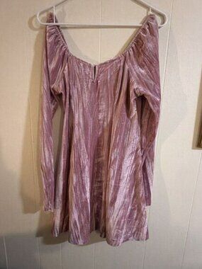 Stitch & Pine brand dress Women's Size Medium velvet short long sleeved